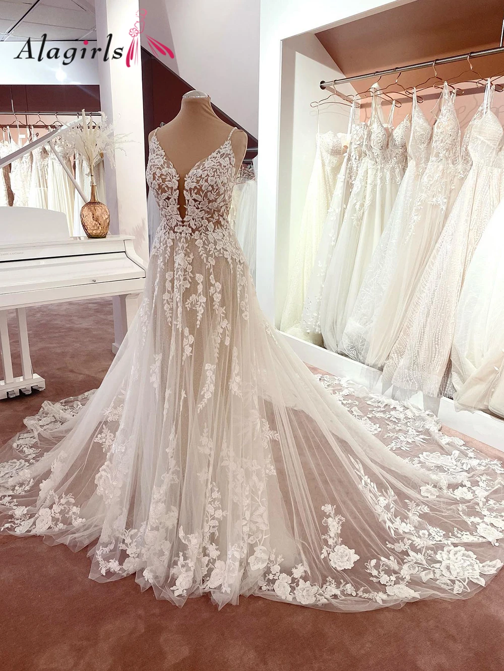 Beach Wedding Dresses V Neck Sleeveless Lace Applique Ivory White Bridal  Gowns