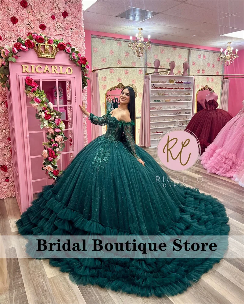 Luxury Green Ball Gown Quinceanera Dresses With Two Gloves Beads Appliques Feathers Birthday Party Flowers Sweet 16 Dress 1