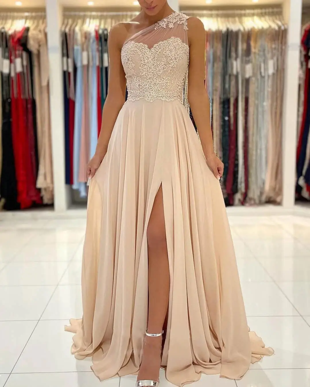 Women's One Shoulder Bridesmaid Dresses for Wedding Long Lace A-Line Silt Formal Evening Gown with Pockets Appliqu2024 plus size 1