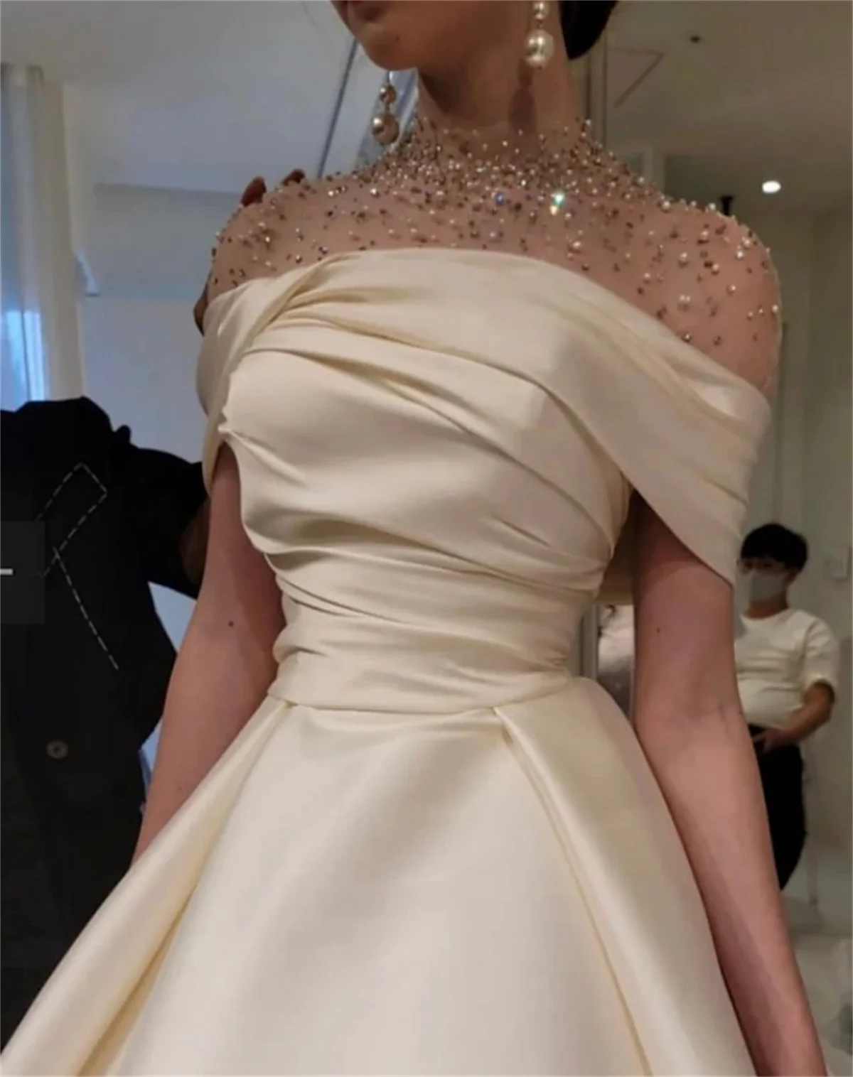 2024 Fashion Celebrity Style Minimalist Prom Formal Evening Dress Strapless Sleeveless Floor Length Satin with Embroidery Custom 1